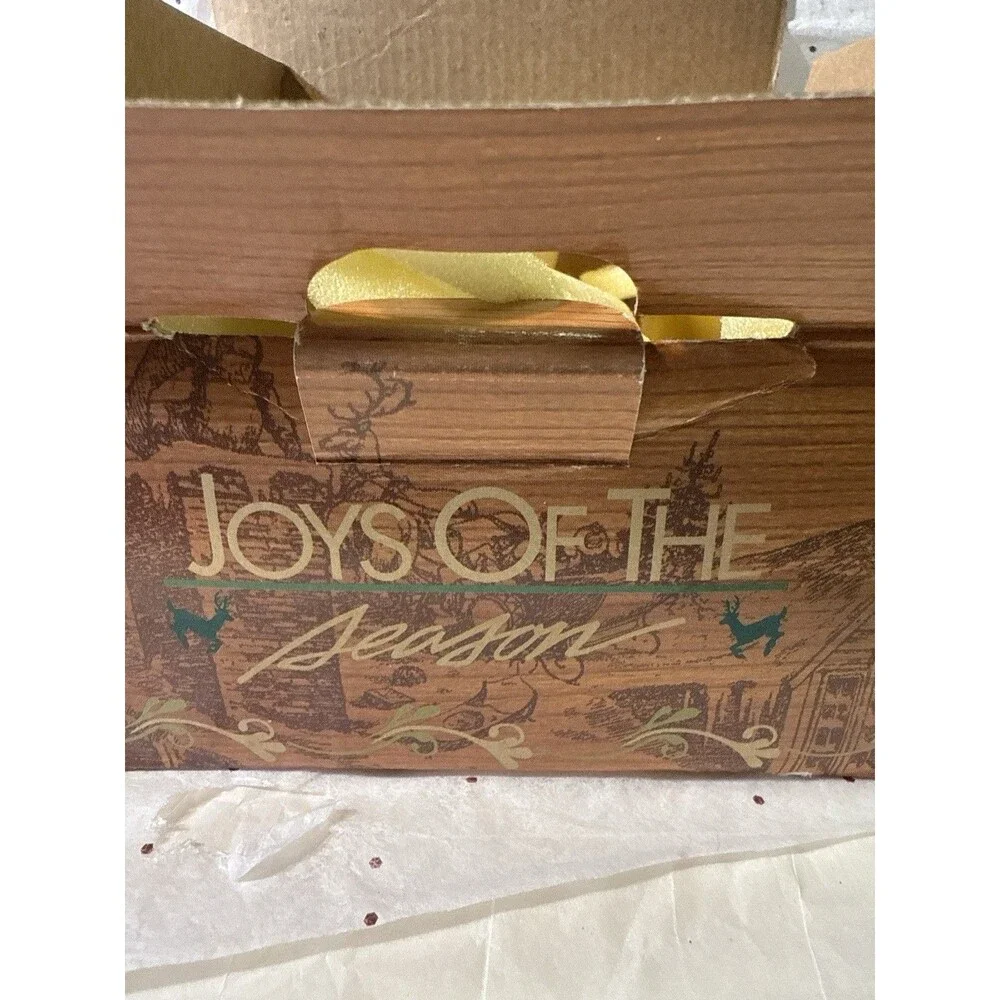 Fingerhut Joys of the Season Glass Santa & Mrs Claus Ornaments Set w Box - Picture 6 of 6